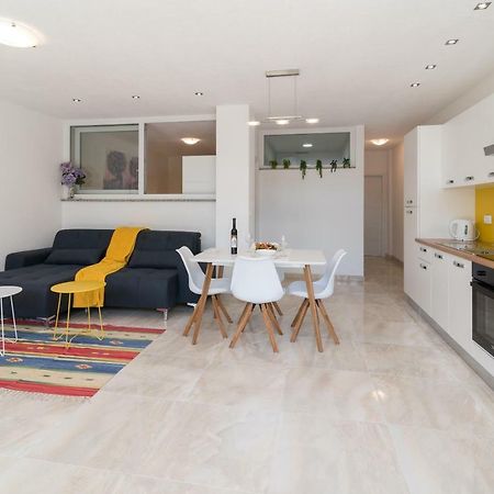 Apartment Arna Крк Екстер'єр фото