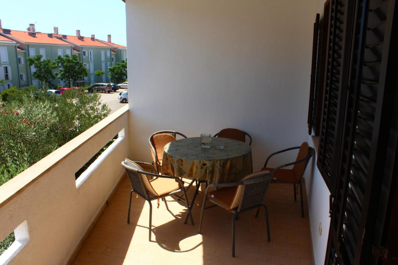 Apartment Arna Крк Екстер'єр фото