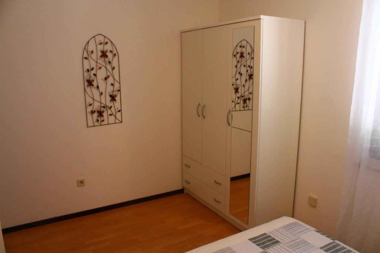 Apartment Arna Крк Екстер'єр фото