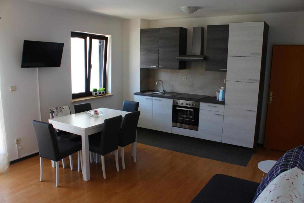 Apartment Arna Крк Екстер'єр фото