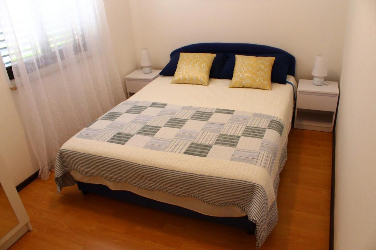Apartment Arna Крк Екстер'єр фото